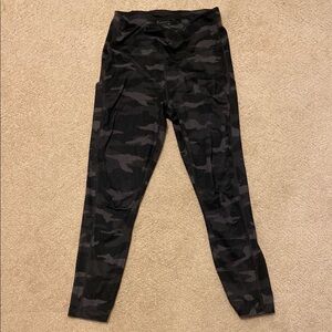 Athleta Ultimate Camo 7/8 Leggings